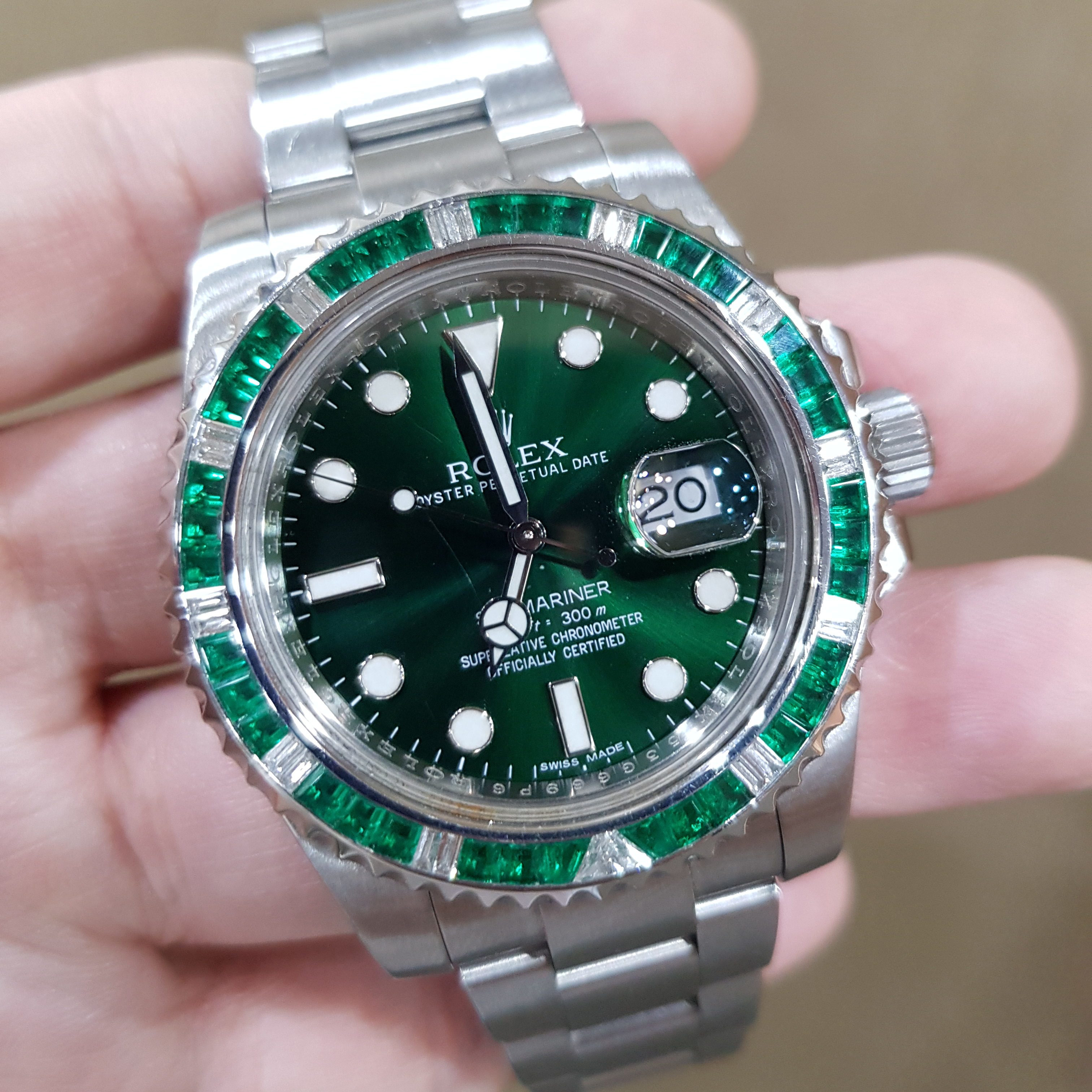Rolex Submariner 116610lv Green Dial – CUSTOM DIAMOND SET & BEZEL - Orolen