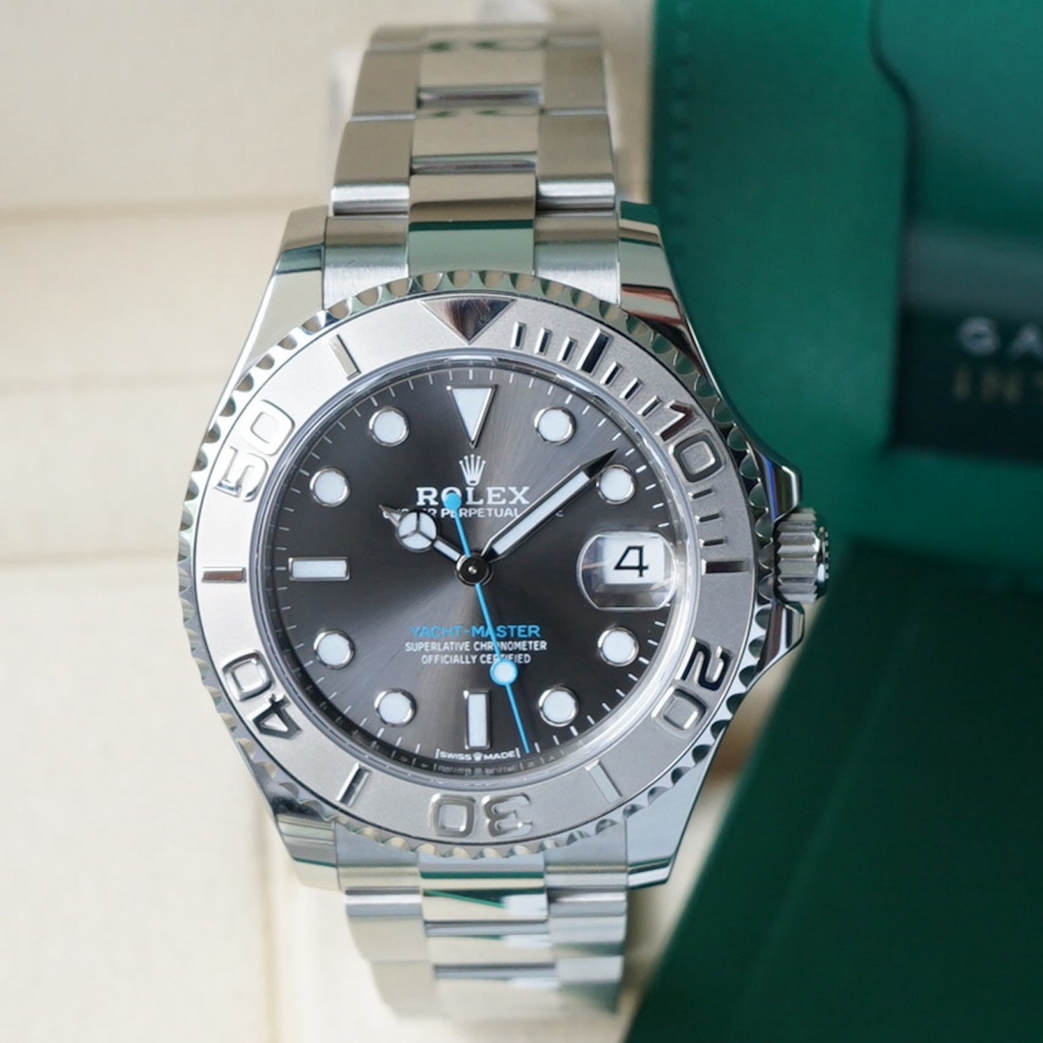 Rolex Yacht-Master 40MM Rhodium Dial 126622-0001 - Orolen