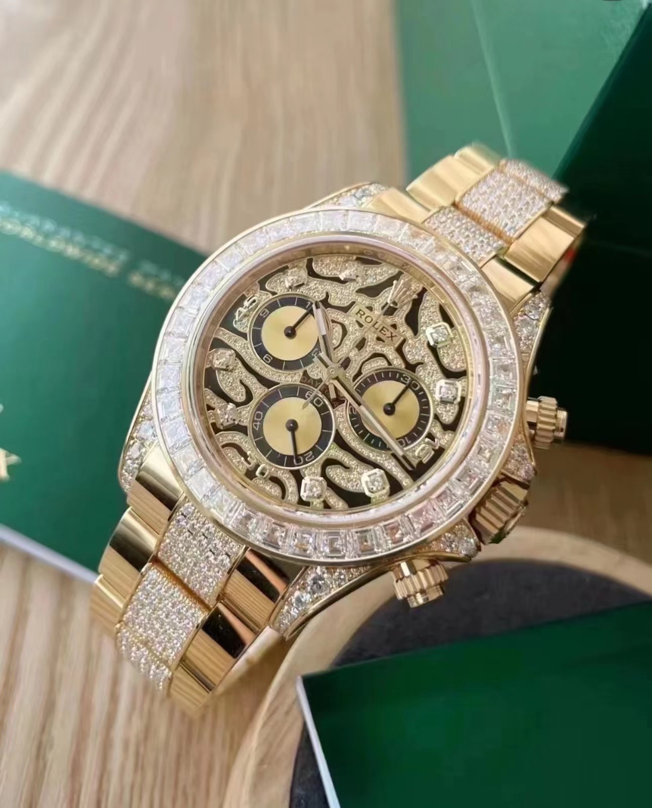 BRAND NEW Rolex 116598TBR DAYTONA EYE OF THE TIGER YELLOW GOLD DIAMONDS COMPLETE SET (4.9) - Orolen