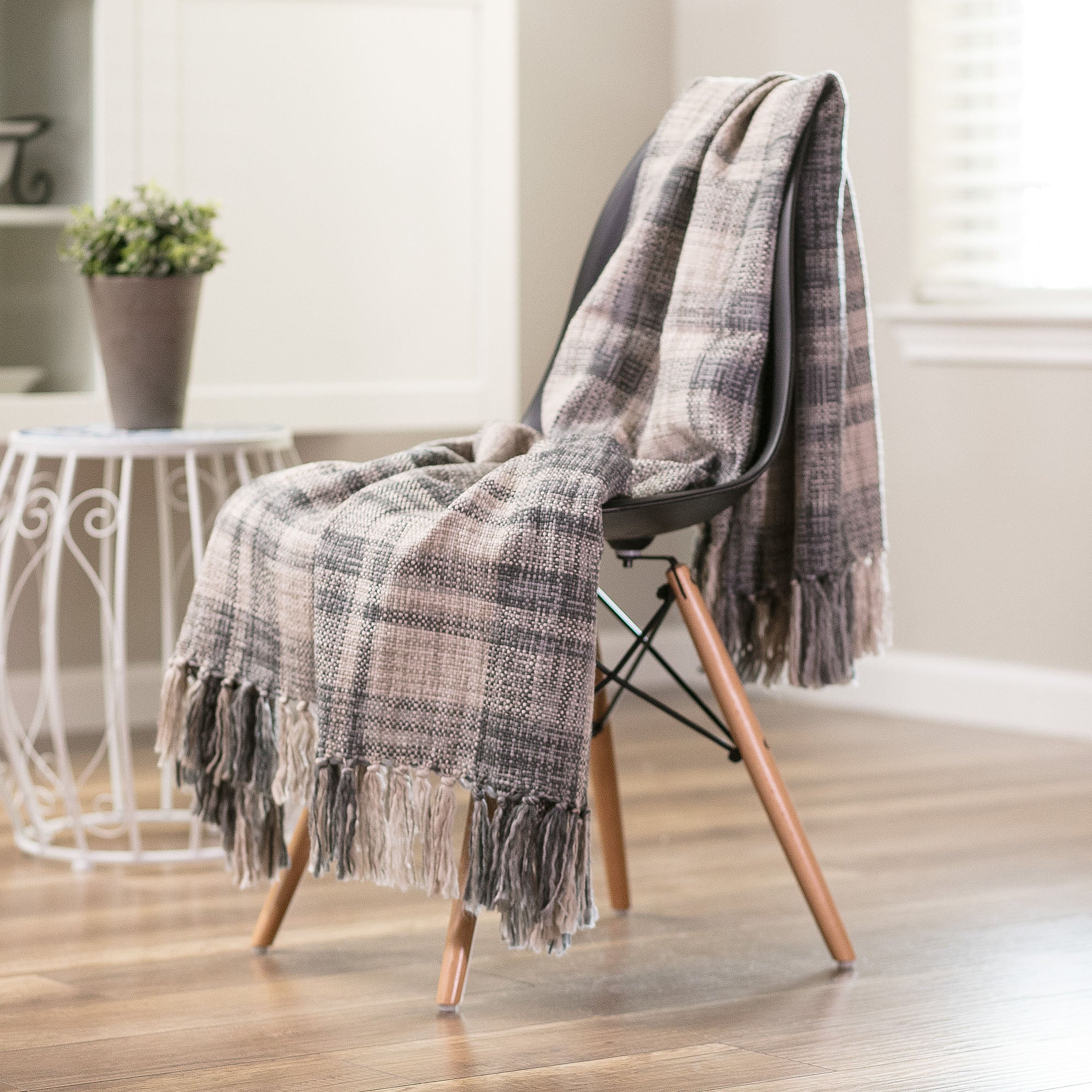Farmhouse Plaid Throw Blanket