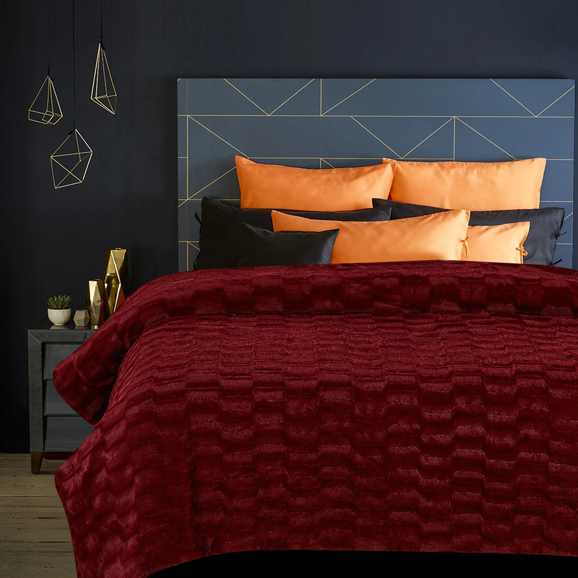 Deco Faux Fur Throw Blanket