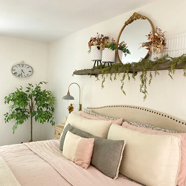 Round Gleaming Primrose Mirror | French Gold Ornate Filigree