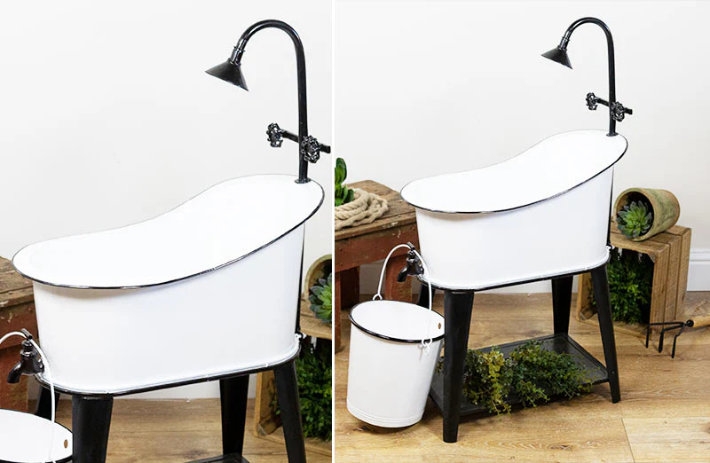 *HUGE* Enamel Tub Fountain