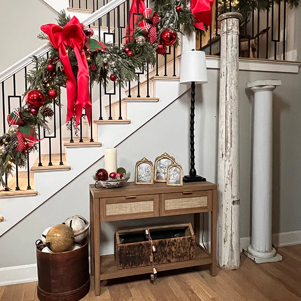 Modern Scalloped Base Floor Lamp