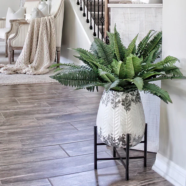 Chippy White Maya Planter Stand