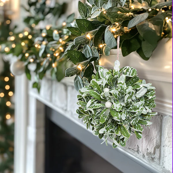 Lifelike Mistletoe Berry Ball