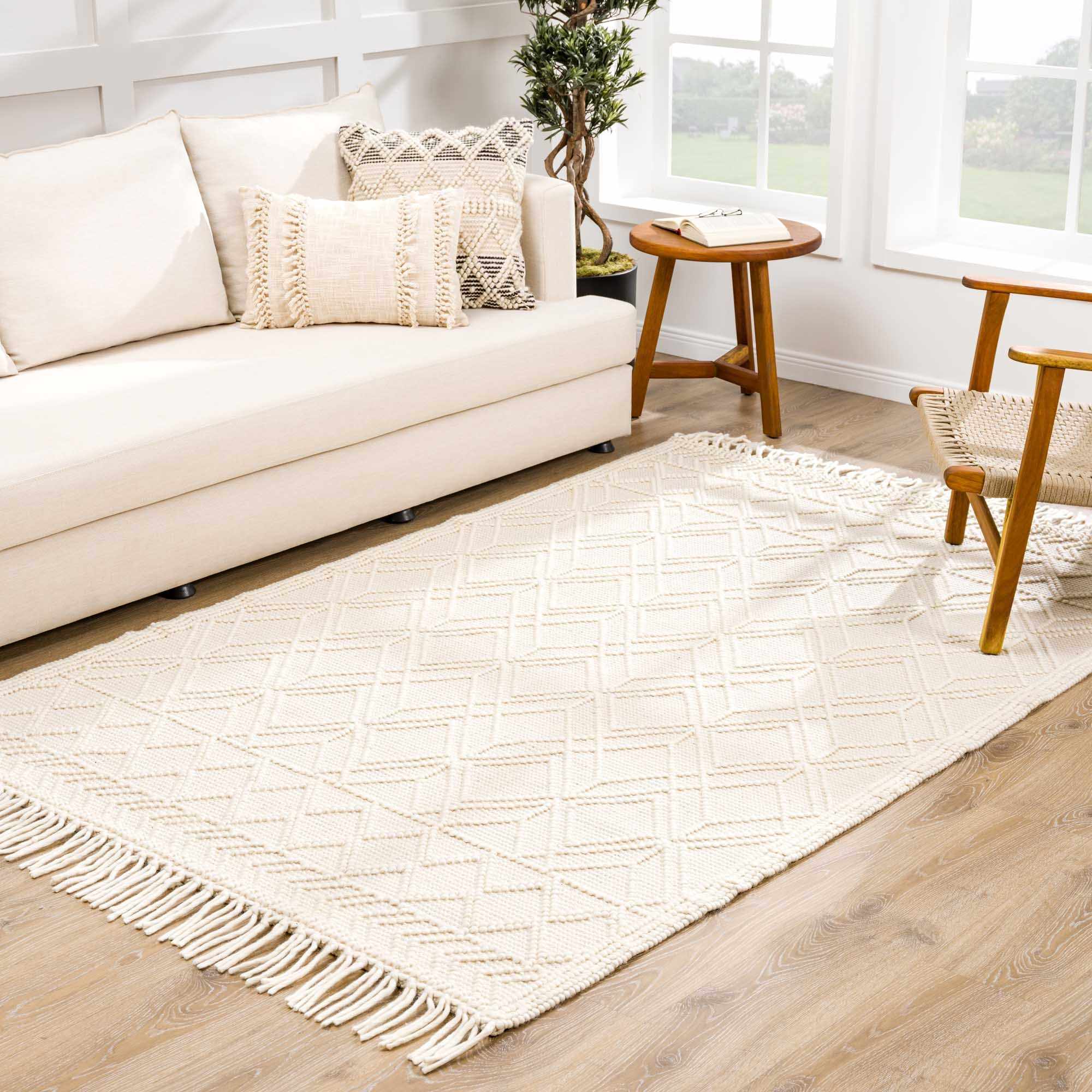 Traditional Beige Trellis Wool Rug