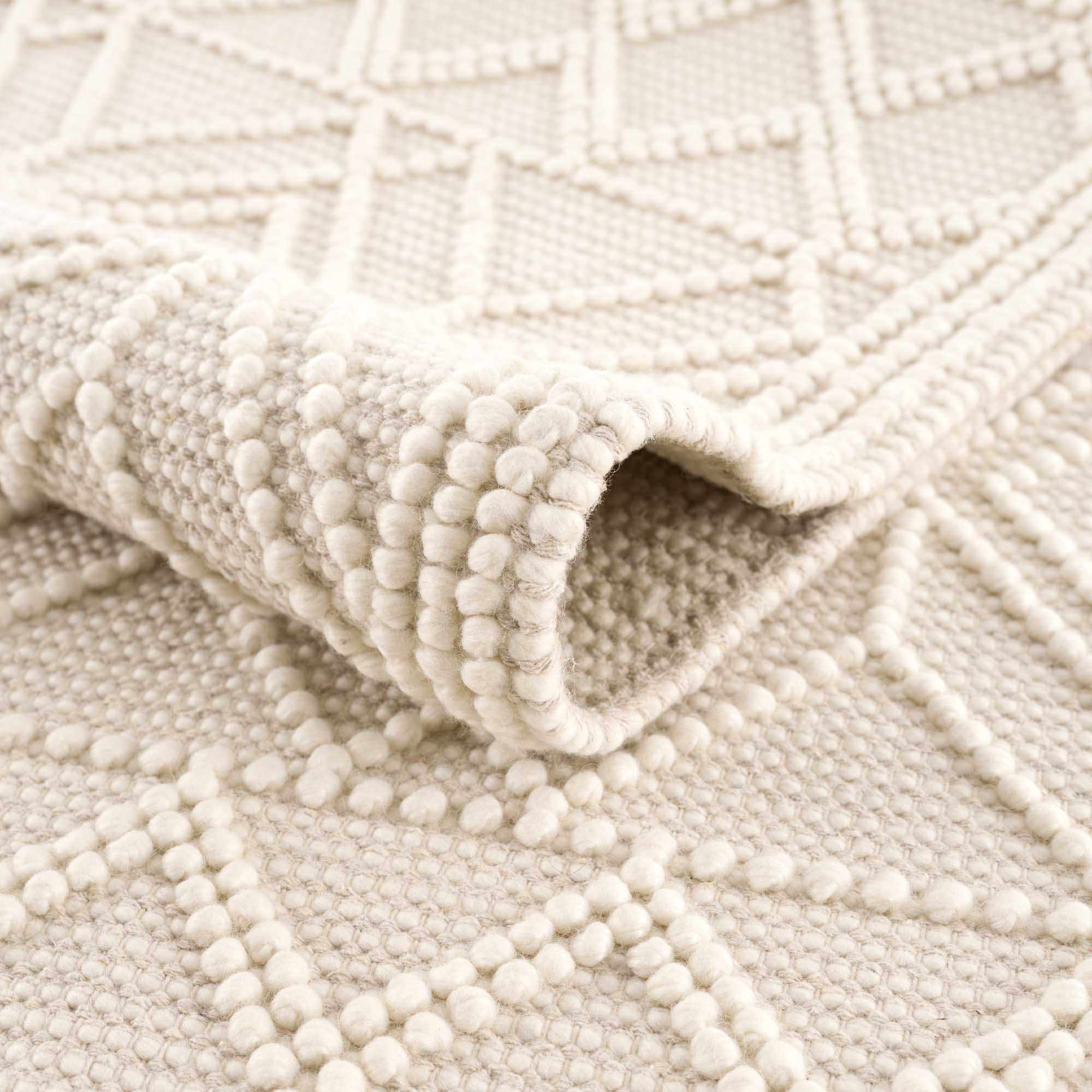 Traditional Beige Trellis Wool Rug