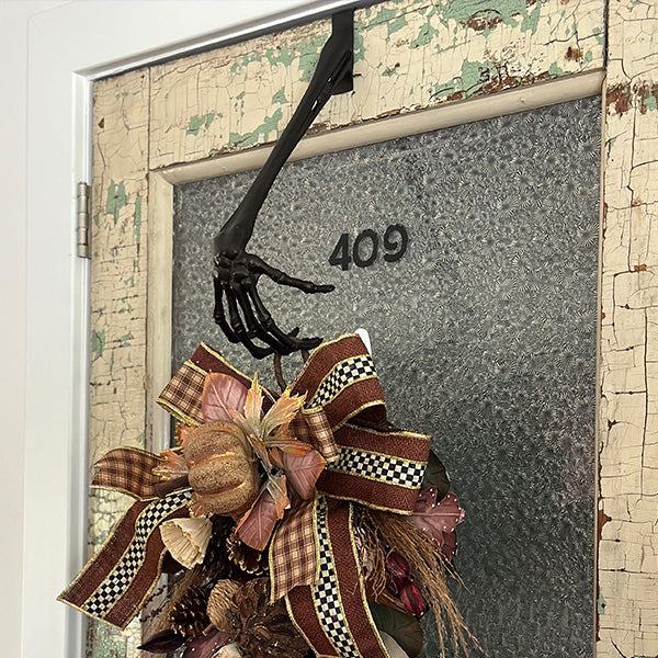 Cast Iron Indoor/Outdoor Skeleton Wreath Hanger