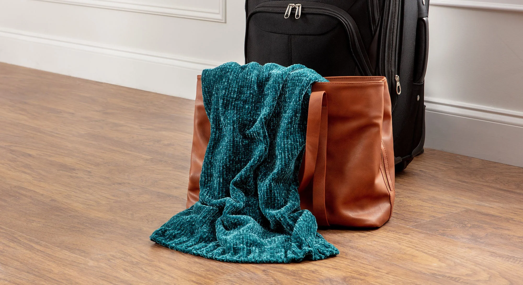 Chenille Luxe Border Throw Blanket