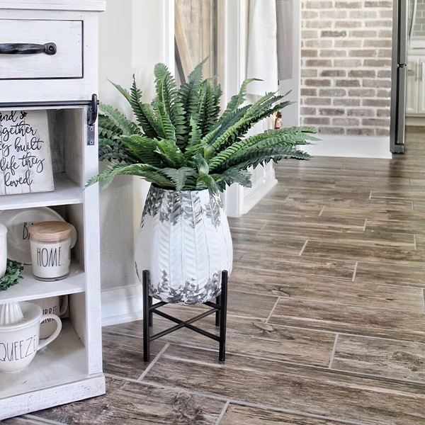 Chippy White Maya Planter Stand