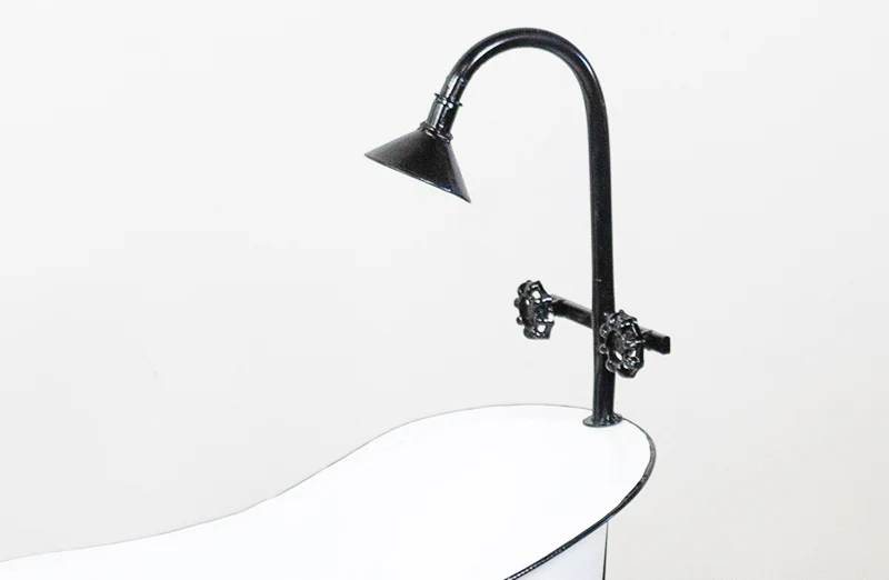 *HUGE* Enamel Tub Fountain