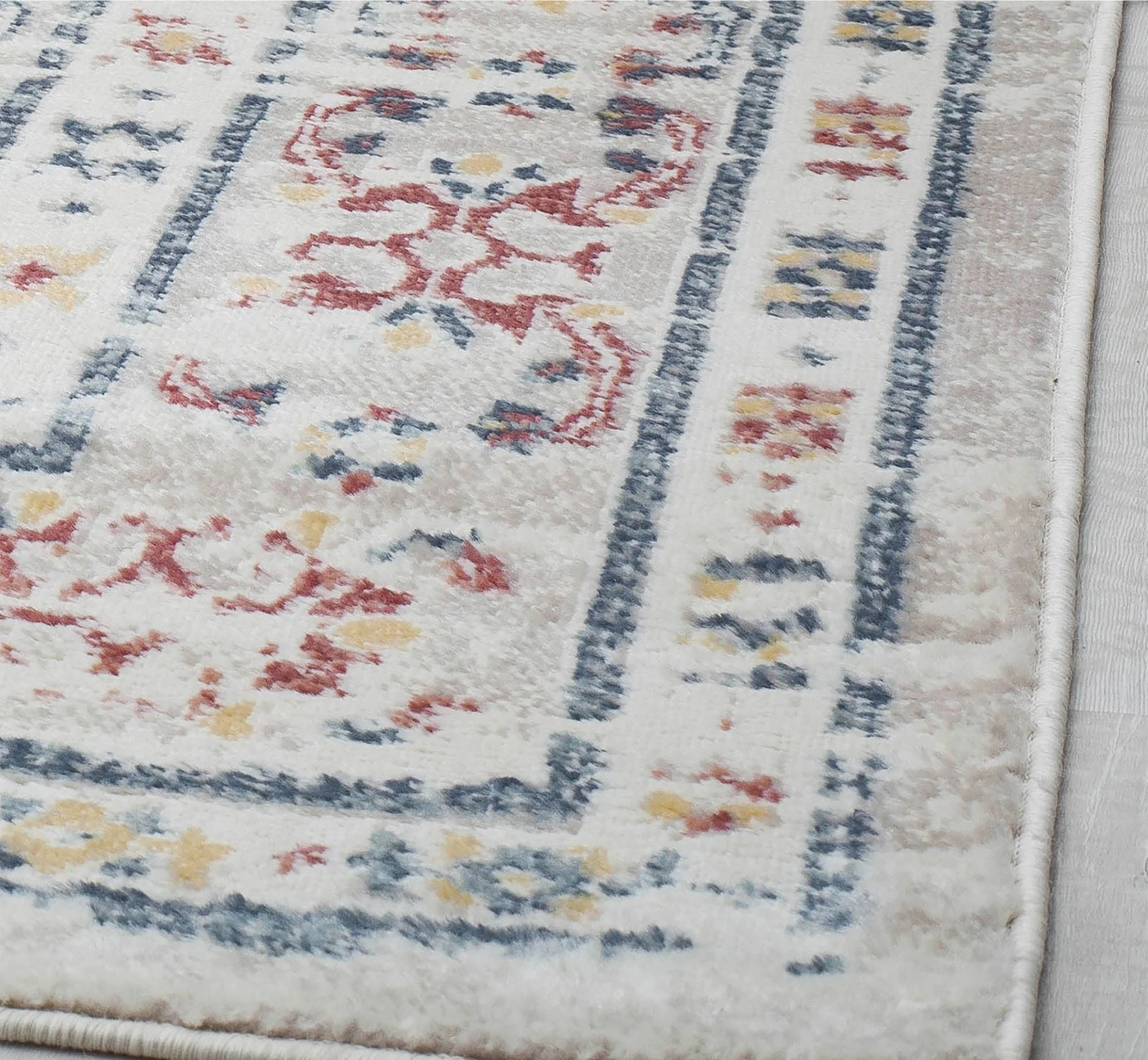 Flaxen Sundara Area Rug