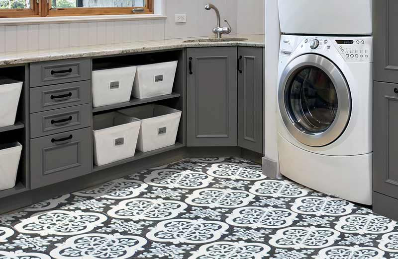 Ornate Peel and Stick Floor Tile