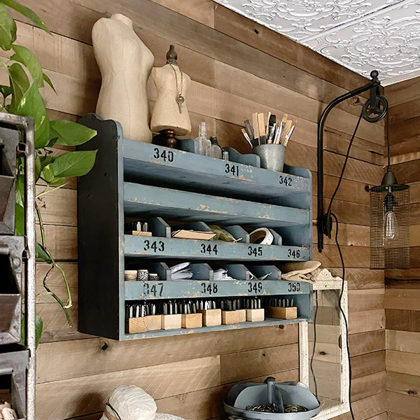 Cubby Hole Hanging Shelf