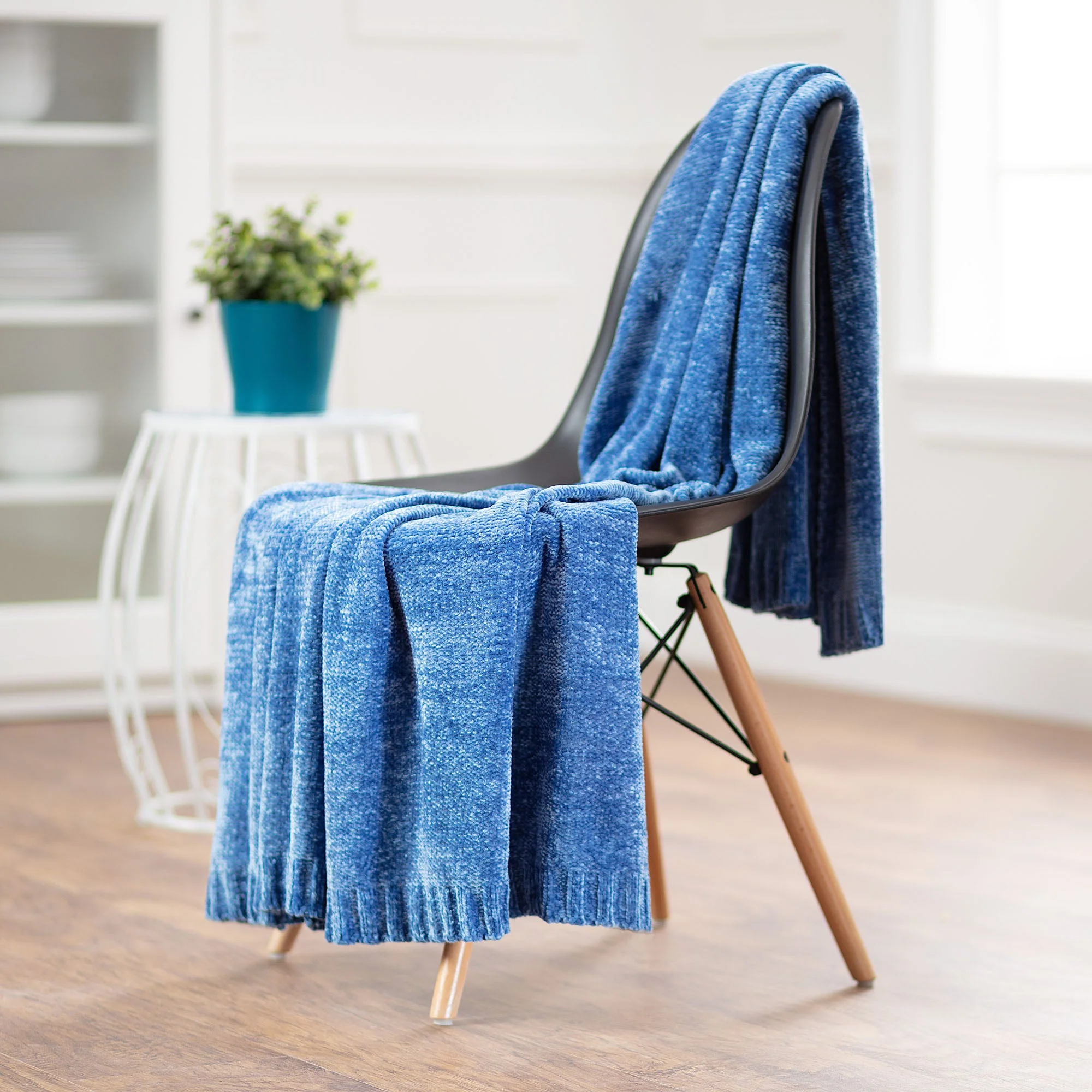 Chenille Luxe Border Throw Blanket