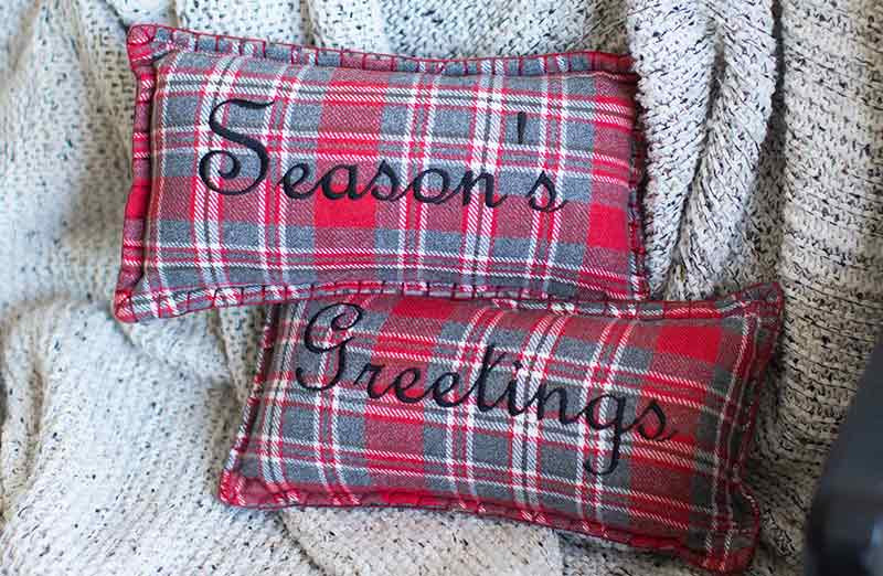 Season's Greetings Pillow Set
