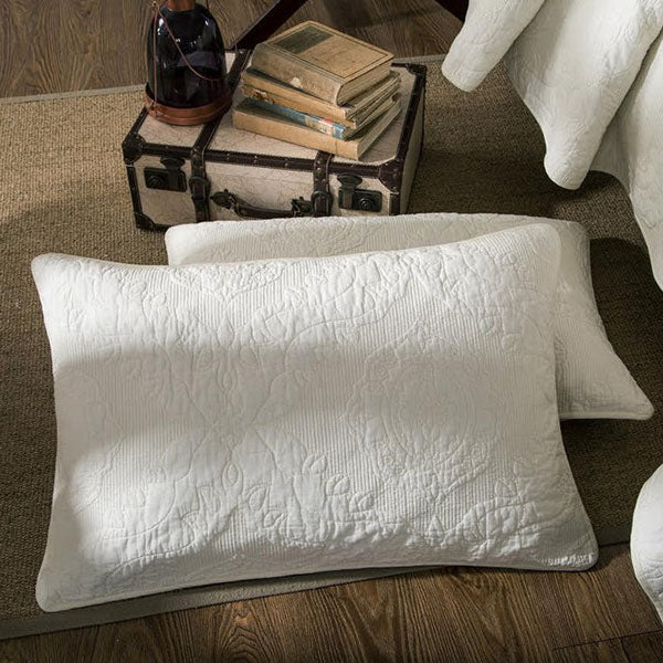 Ivory Paisley Matelassé Bedding Set, Pick Your Size