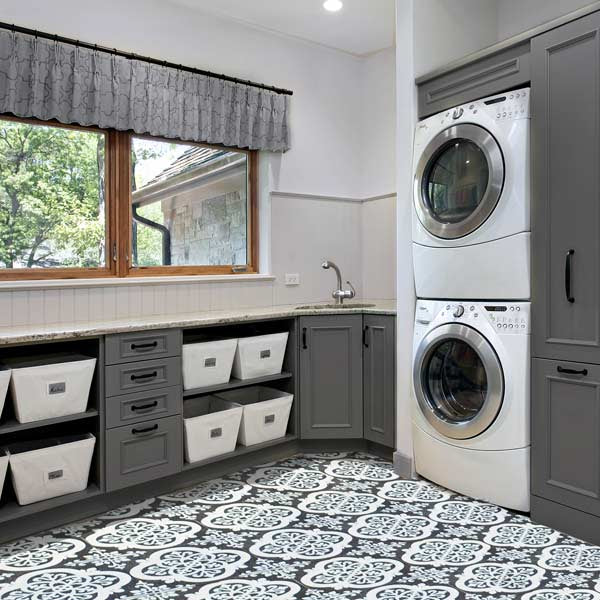 Ornate Peel and Stick Floor Tile