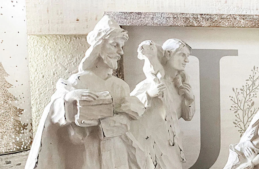 Chippy White Nativity Scene, Set of 9 Figurines