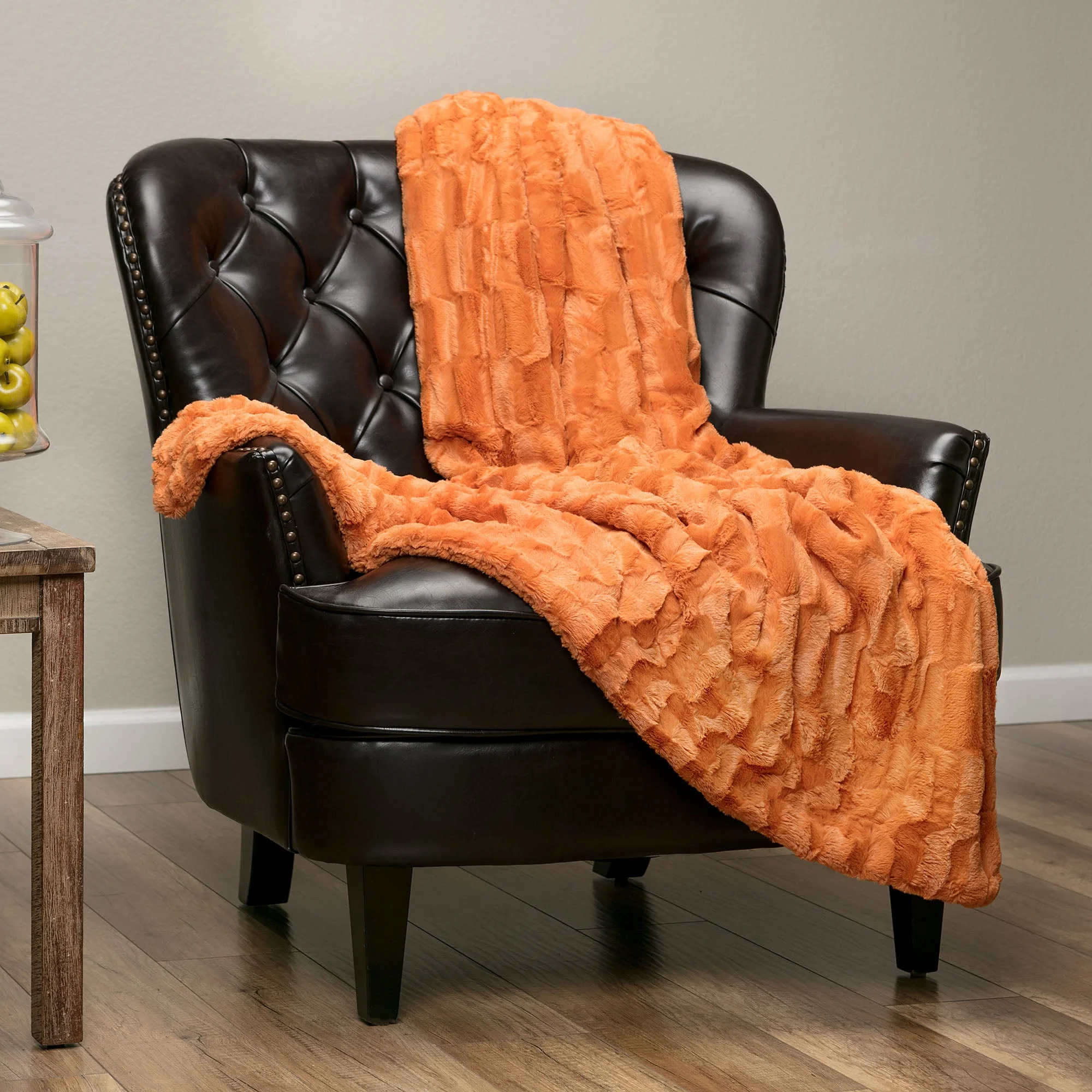 Deco Faux Fur Throw Blanket