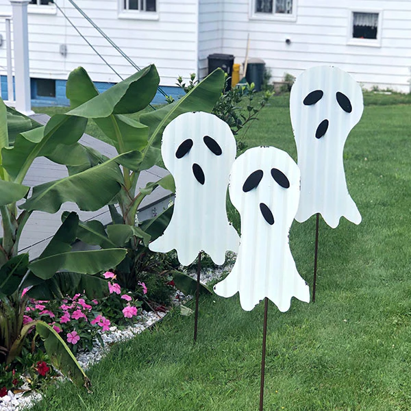 Huge Tin Decorative Yard Ghosts, Set of 3