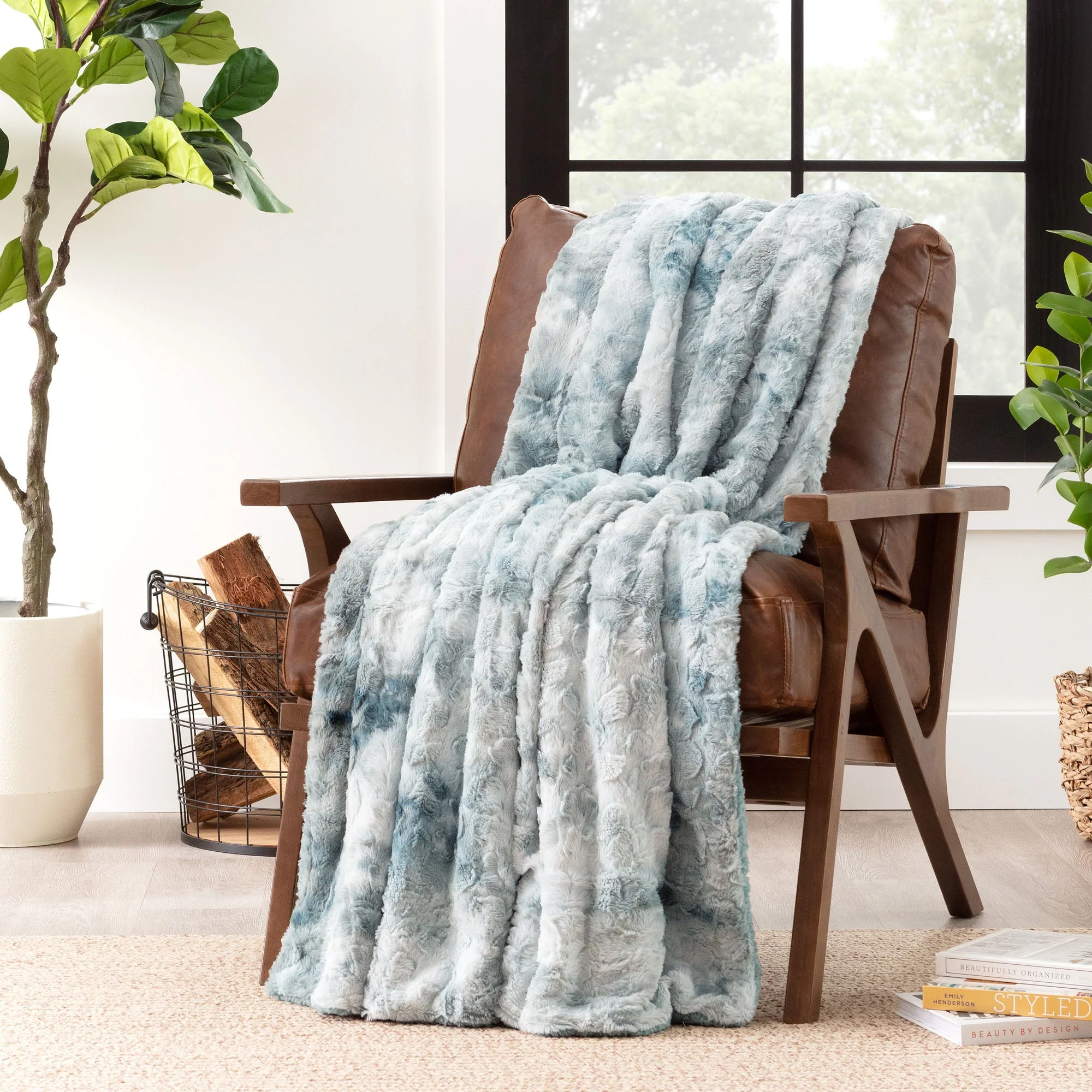 Wolf Faux Fur Throw Blanket