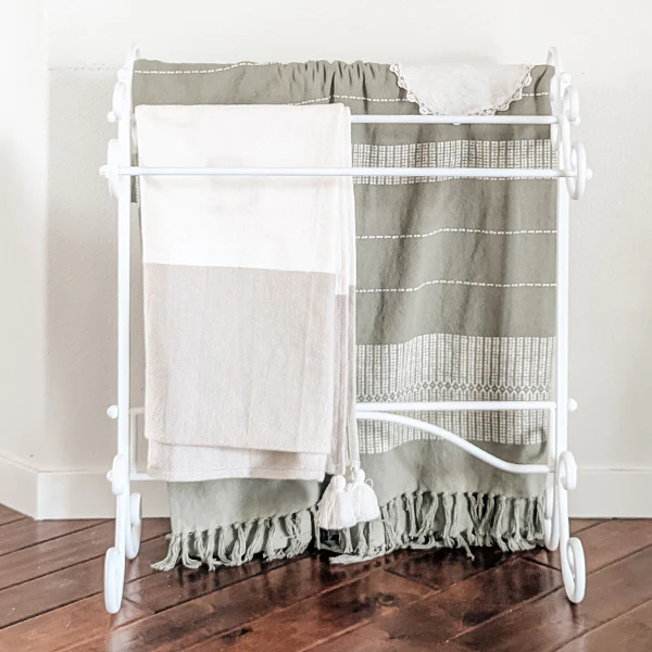 Freestanding Ornate Towel Stand