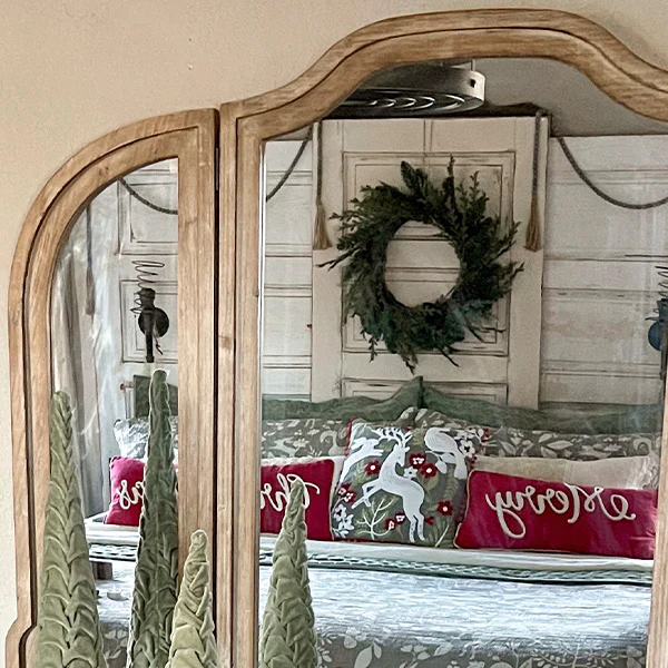 Distressed Scalloped Edge Tri Fold Mirror
