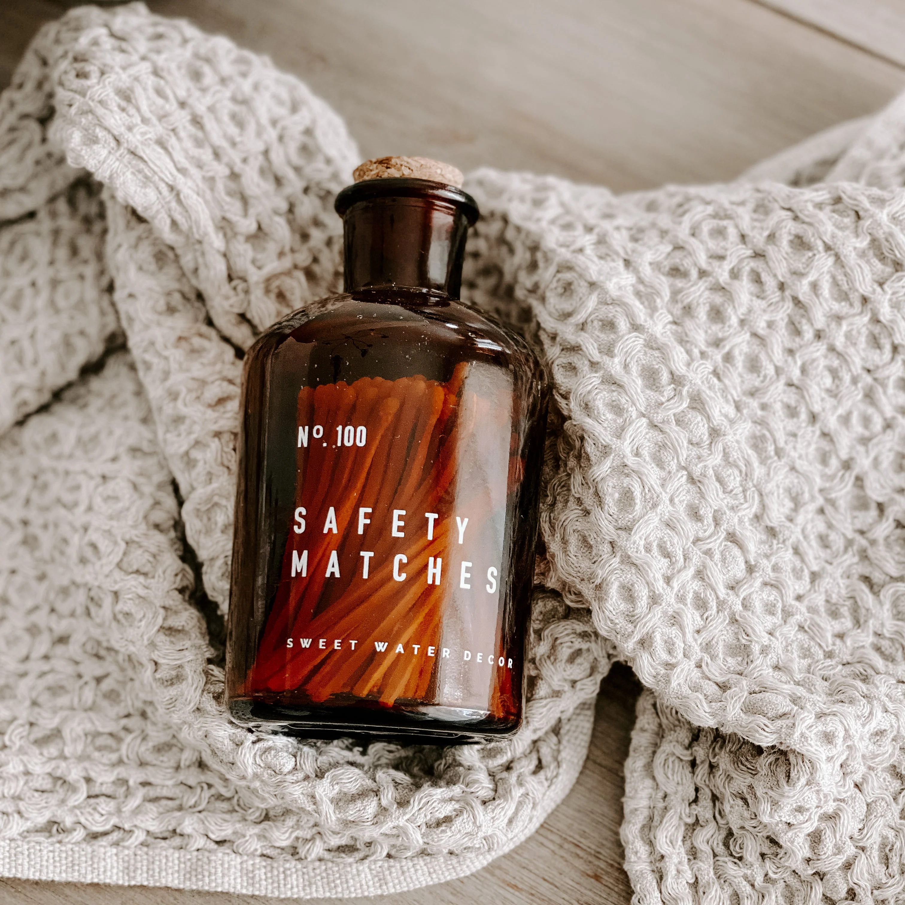 White Tip Medium Amber Apothecary Safety Matches - 100 Count, 3