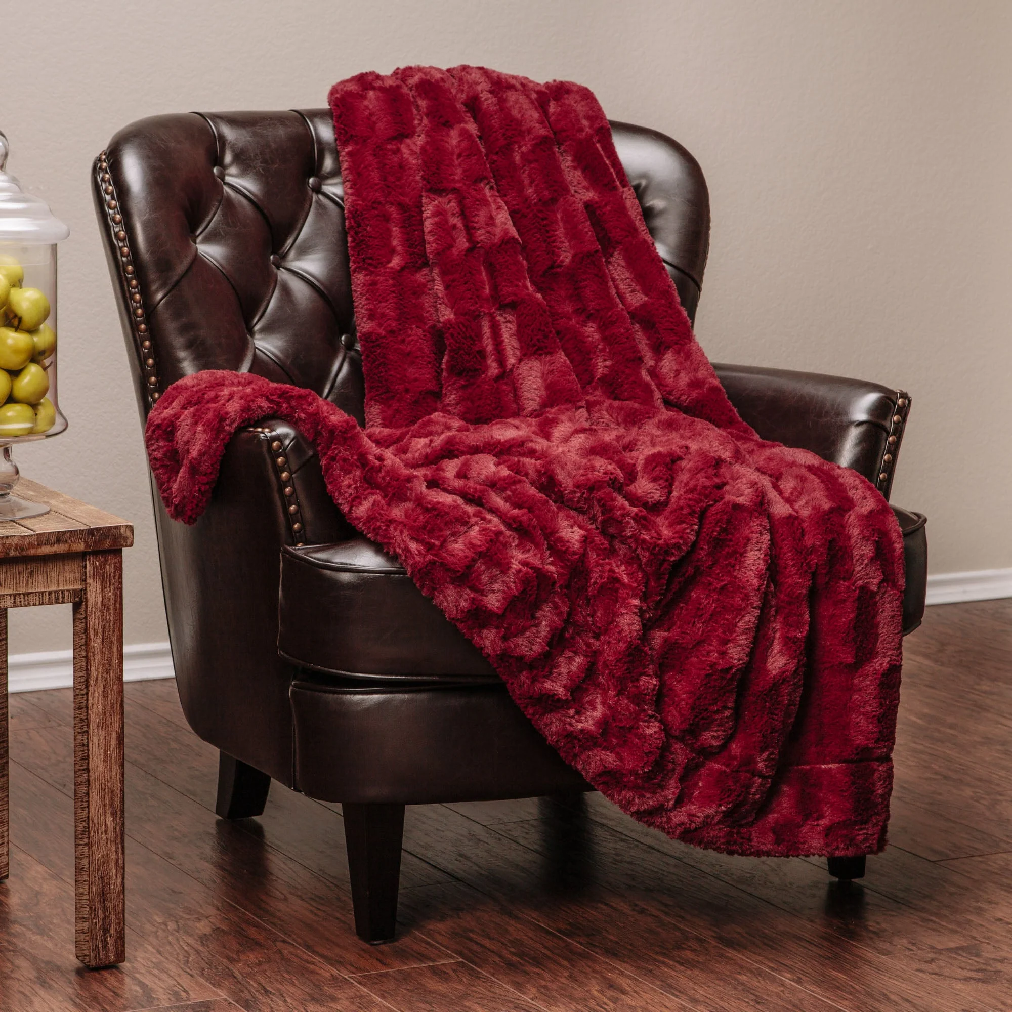 Deco Faux Fur Throw Blanket