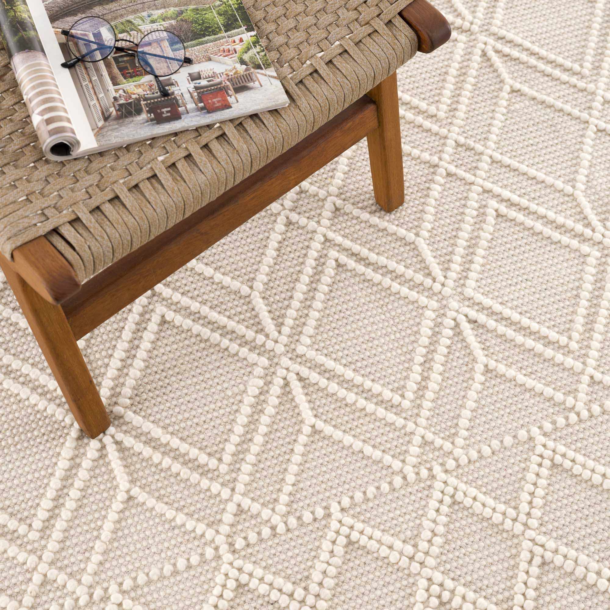 Traditional Beige Trellis Wool Rug
