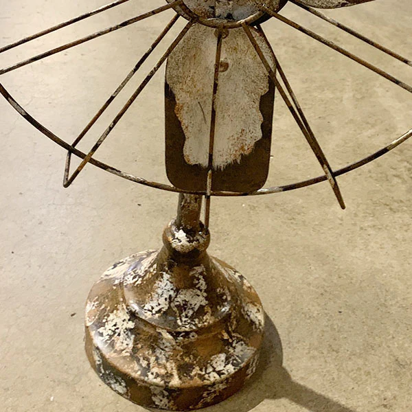 Chippy Distressed Table Fan