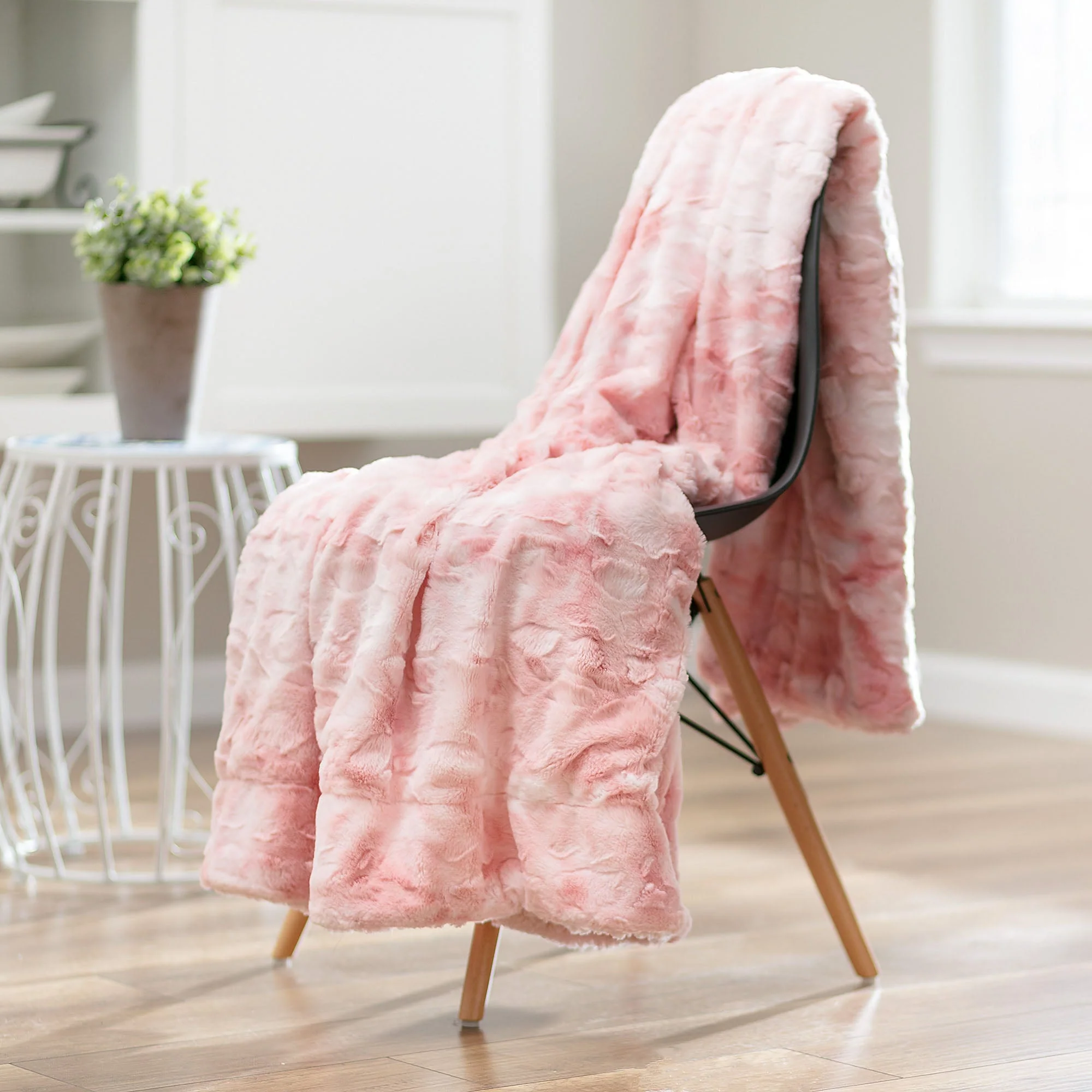 Wolf Faux Fur Throw Blanket