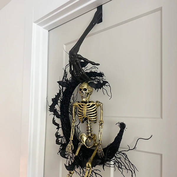 Cast Iron Indoor/Outdoor Skeleton Wreath Hanger