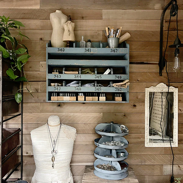 Cubby Hole Hanging Shelf