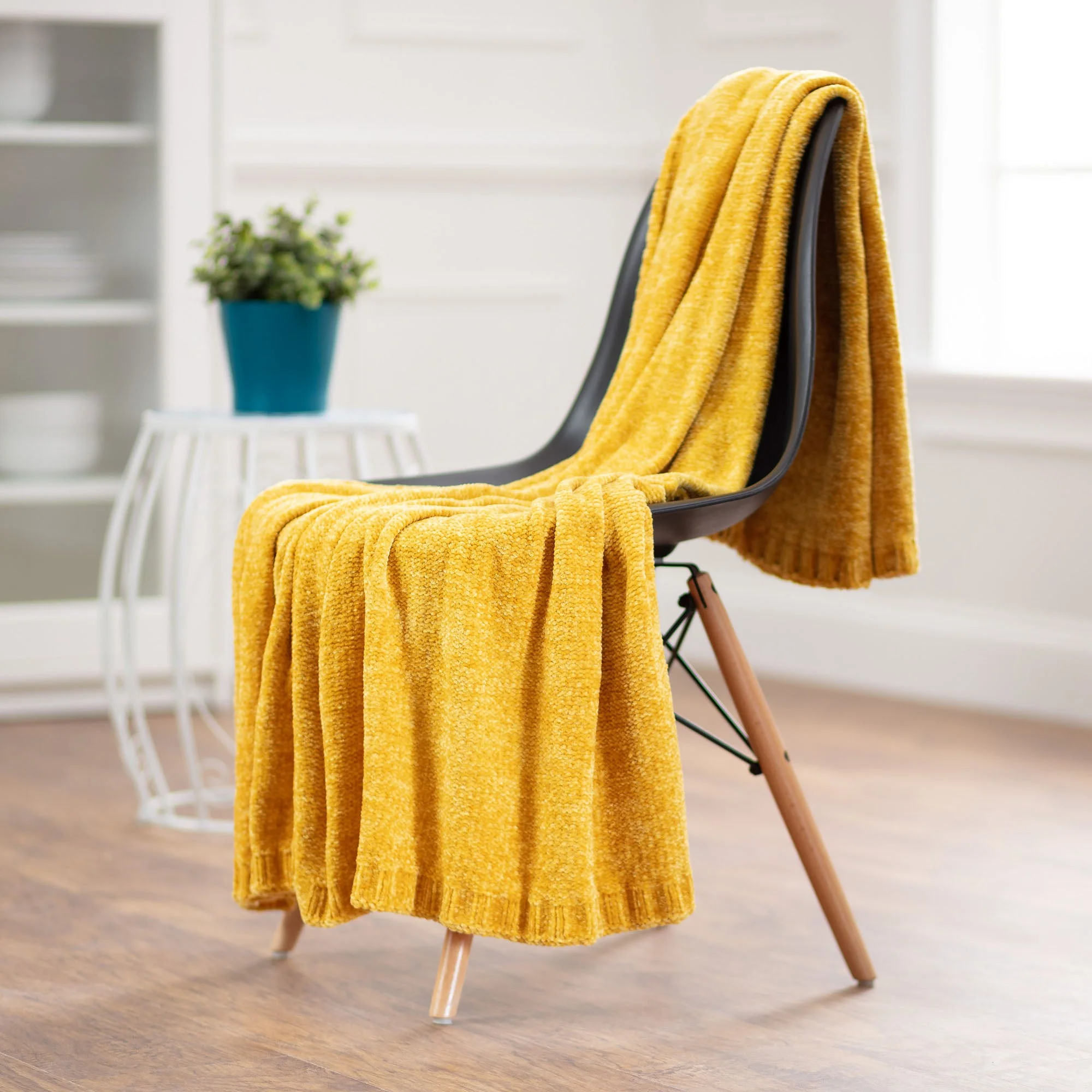 Chenille Luxe Border Throw Blanket