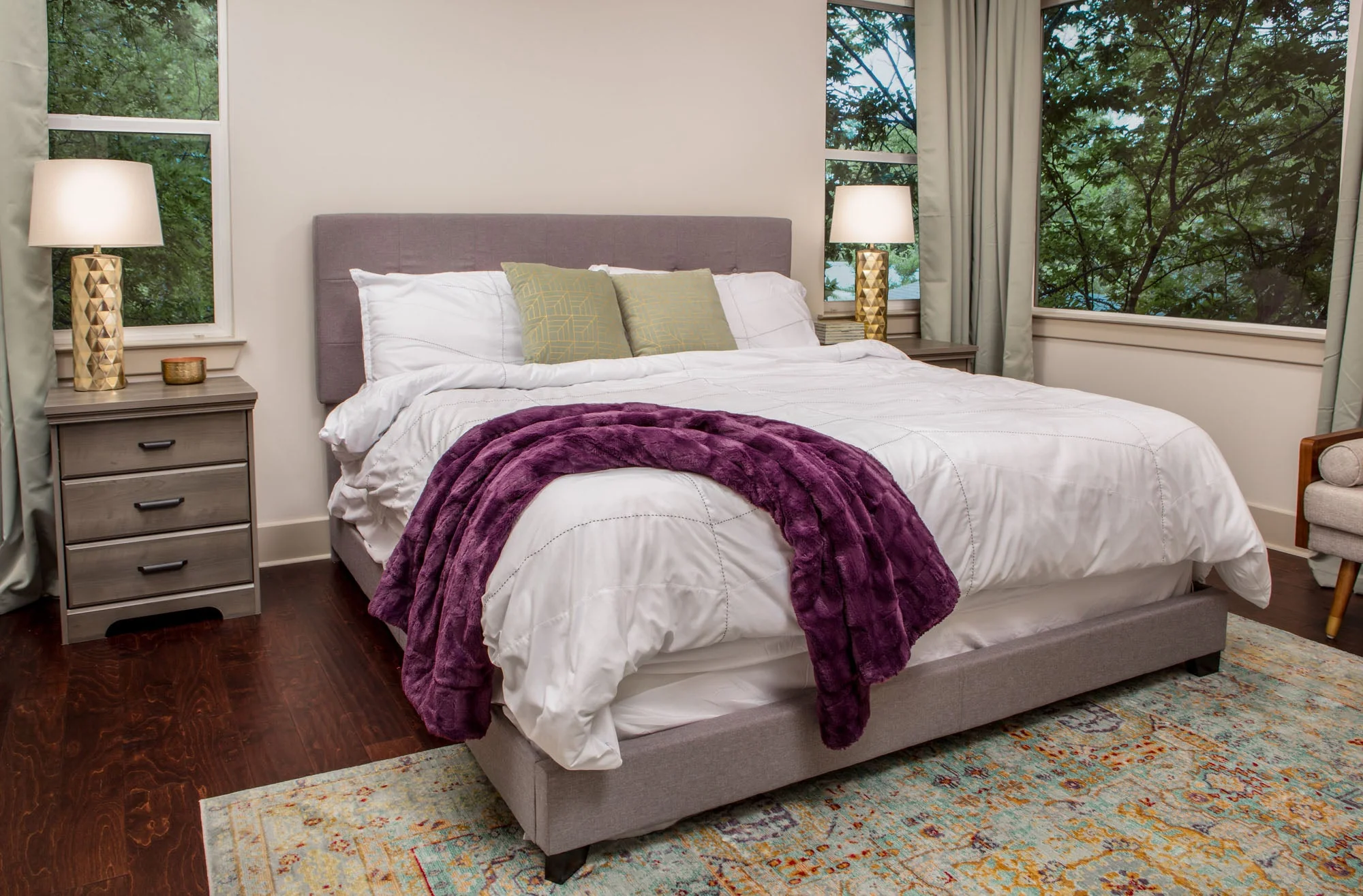 Deco Faux Fur Throw Blanket