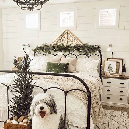 Chippy White Wall Medallion