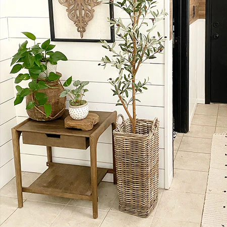 Mid-Century End Table with Subtly Rounded Edging and Float-Like Drawer