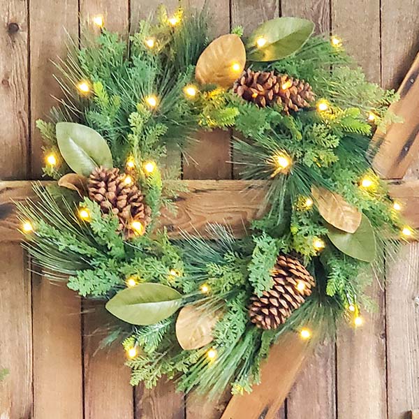 Pre-lit Woodland Christmas Wreath