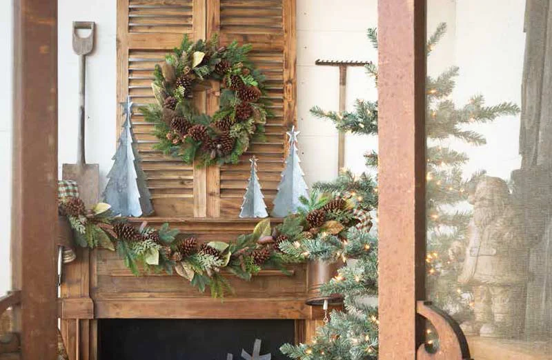 Pinecone Magnolia Leaf Wreath