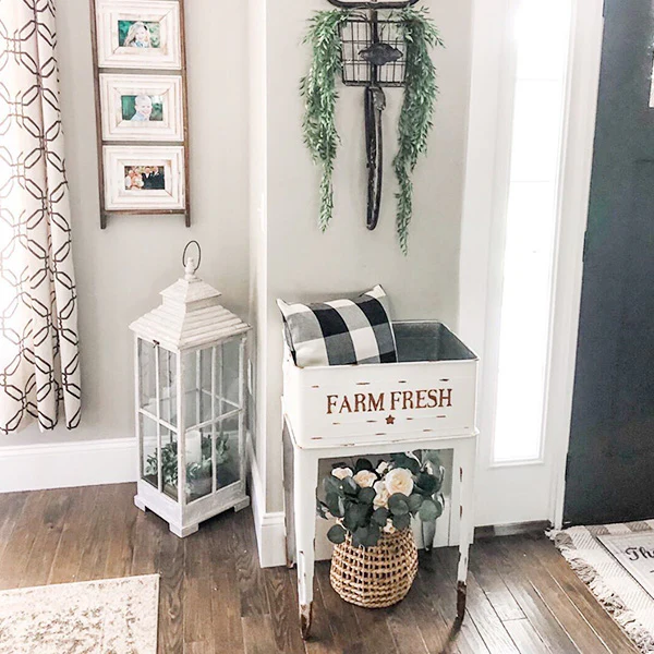 Removable Farm Fresh White Garden Stands, Set of 2