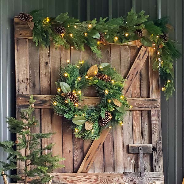 Pre-lit Woodland Christmas Garland - Perfect for front doors