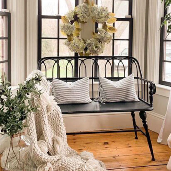 Black Metal High Back Bench