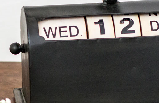 Metal Perpetual Calendar With Bird