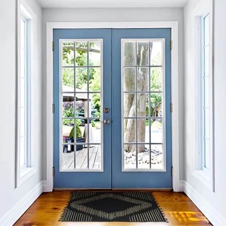 Tribal Inspired Black Diamond Accent Rug