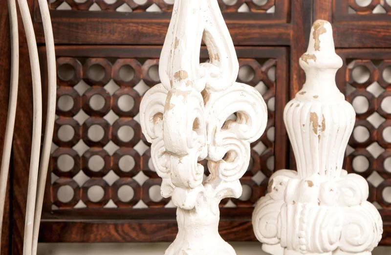 Chippy Distressed Finial Sculpture