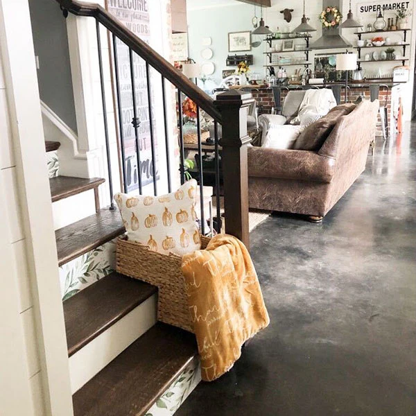 Woven Stair Hyacinth Basket with Handles