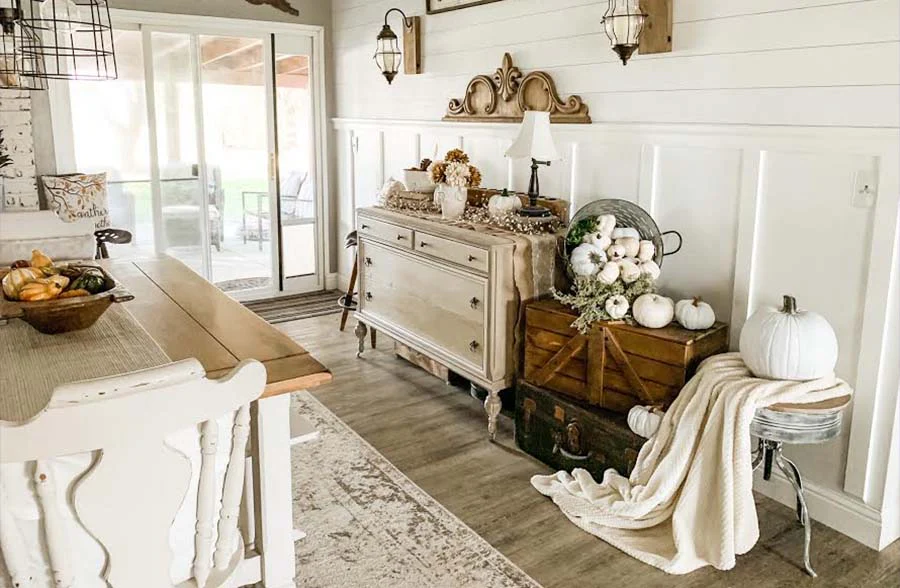 Adjustable Antique Finish Plant Riser